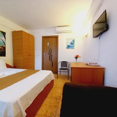 Casa Paloma 3* كوستِنيست